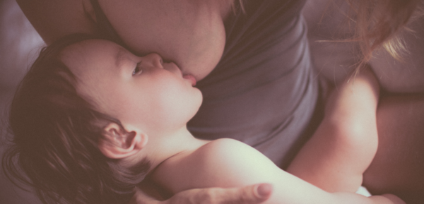 I want to stop breastfeeding. When and how can I do it without a hustle