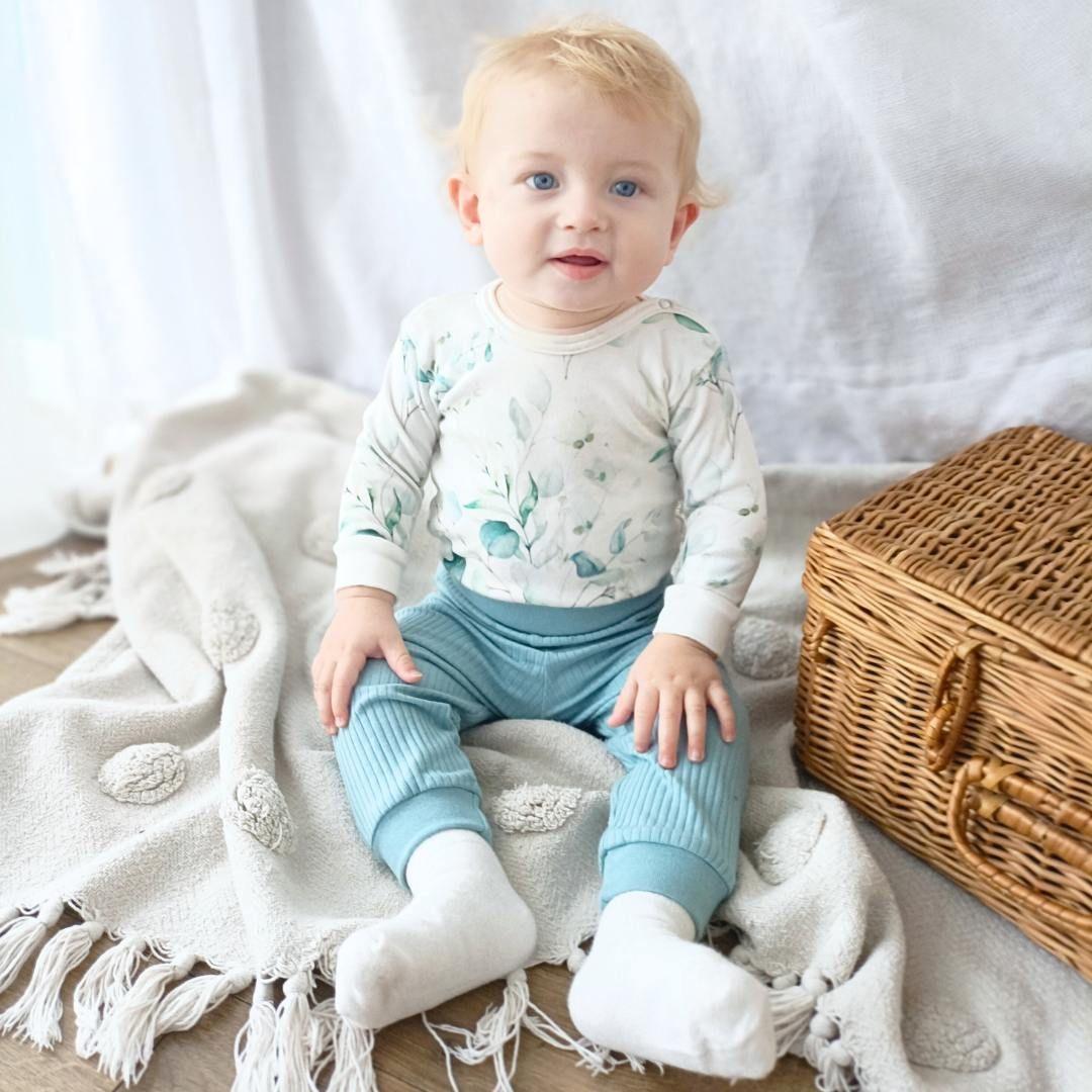 Lilly Bean Zij-drukknoop Lange Mouw Bodysuit - Eucalyptus